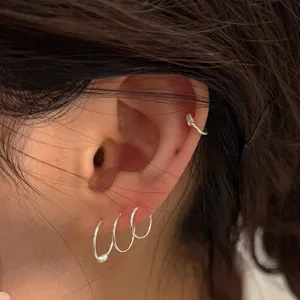 Boucles d'Oreilles Créoles Filetées en Argent Sterling 925 pour Femmes Hommes Style Ressort Minimaliste Bijoux d'Oreille