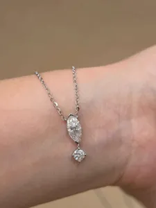 Collier en argent sterling S925 avec diamant marquise flottant, chaîne fine élégante.