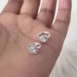 Boucles d'Oreilles Créoles S925 Argent Sterling Cœur Zirconia Pour Femmes Boucles d'Oreilles Huggie CZ Scintillantes en Forme de Cœur Bijoux Cadeau
