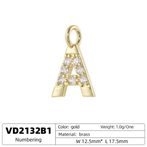 Ciondolo con lettera A in ottone dorato e zirconi charm fai da te per collana e bracciali.