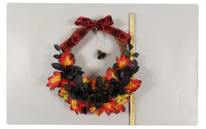 Ghirlanda decorativa di Halloween foglie d'acero nere bacche festa orrore parete
