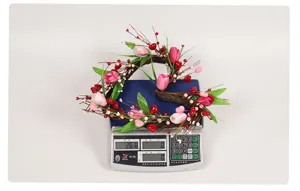 Valentines day artificial tulip heart wreath detail weight display showing 261g size