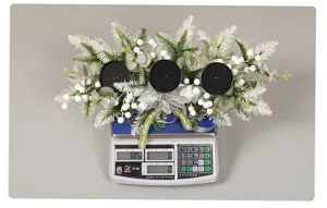 Kerstkaarsstandaard decoratie met naaldendennen en bessen voor tafel middelpunt display.