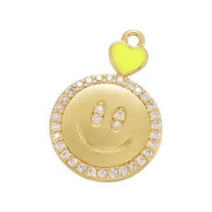 Pendentif charm visage souriant doré avec zircone cubique pavé et cœur jaune néon DIY