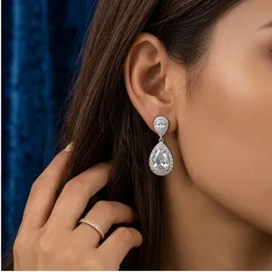 Eleganti orecchini pendenti a goccia in zircone per donna, gioielli da sposa scintillanti.