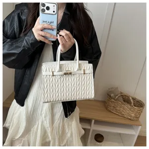 Elegante weiße gesteppte Handtasche mit Metallschloss Henkeltasche Damen Alltag Stil