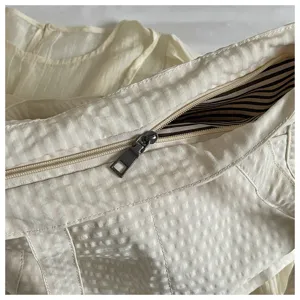 Gestreifte Seersucker Tote Tasche Detail Weisse Futterung Leichte Damen Handtasche