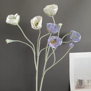 Fiore di papavero floccato artificiale dettaglio, decorazione floreale finta minimalista nordica.