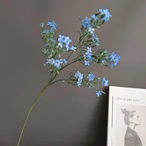 Fausse branche de lilas bleu tige unique pour decoration interieure arrangement floral d'hotel.