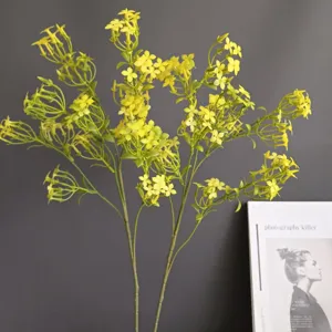 Branche de lilas jaune artificielle pour décoration d'intérieur, hôtel et mariage floral.