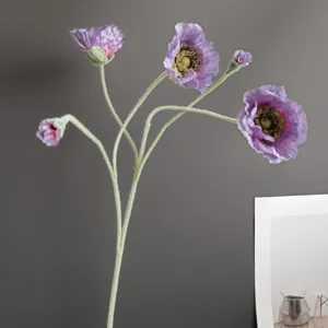 Dettaglio ramo di papavero viola artificiale, stelo verde floccato, pianta finta nordica