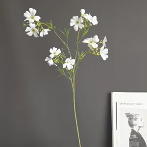 Ramo di fiori finti bianchi pianta decorativa per interni casa e pratico supporto fotografico