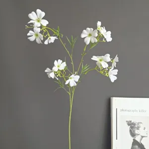 Ramo di fiori selvatici bianchi artificiali pianta di simulazione per decorazioni fotografiche di casa