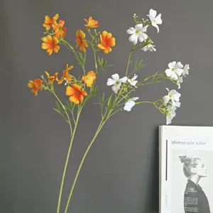 Fiori artificiali clematide cosmea margherita decorazione supporto foto dettaglio vista