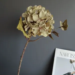 Stelo di ortensia vintage artificiale, fiore di seta realista per decorazioni domestiche e matrimonio.