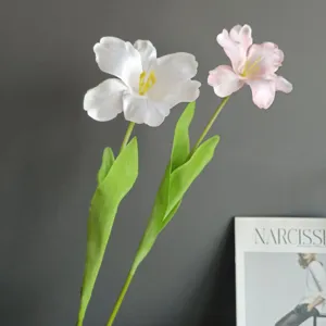 Flor de tulipán artificial de rama única abierta para decoración del hogar diseño moderno.
