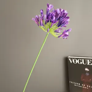 Fiore di agapanthus artificiale ramo singolo viola pianta finta per decorazione d'interni moderna.