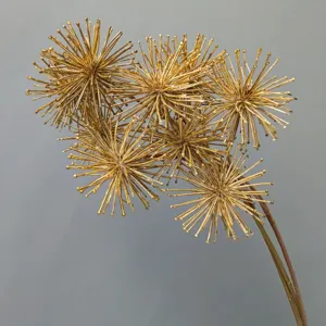 Künstliche goldene Allium Blütenkopf Detail, ideal für Heimtextilien, Blumenschmuck und Hochzeit.