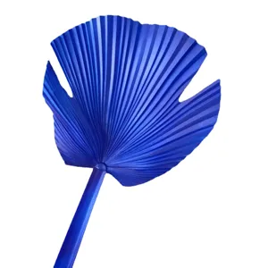 Blauwe kunstmatige palmblad voor woondecoratie, huwelijksarrangement en hotel.