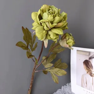 Finta peonia vintage verde con due teste per decorazioni domestiche e design di matrimoni.