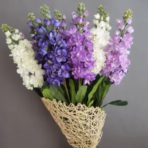 Vue détaillée du bouquet de fleurs artificielles colorées, idéal pour la déco et les accessoires.
