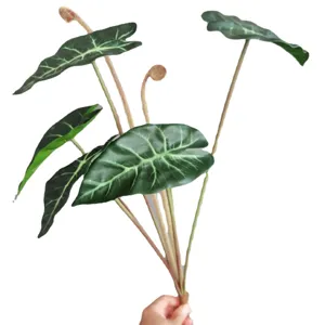 Planta artificial de alocasia de 8 cabezas ramo de hojas falsas para decoración.