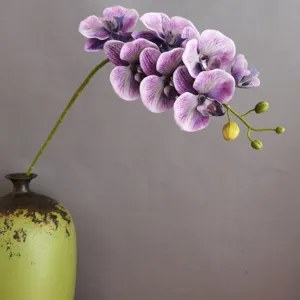 Künstliche 7-Kopf Phalaenopsis Orchidee Zweig, elegante Heimdekoration Detailansicht.