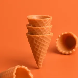 Miniature resin waffle cone charm, cute DIY phone case decoration, fake ice cream food toy.