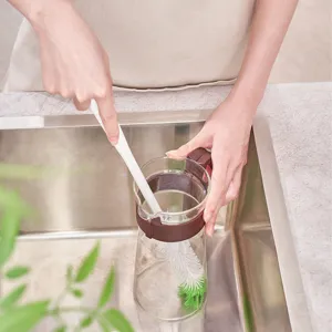 Langer Tassenreinigungsbürste für schmale Flaschen, Gläser und Küchenbecher, ergonomisch geformt.
