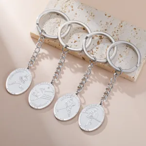 Set roestvrijstalen sport sleutelhanger met voetbal volleybal hockey ovaal hanger cadeau.