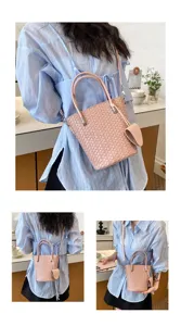 Borsa a secchiello in pelle intrecciata rosa stile coreano con manico e tracolla moda