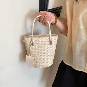 Borsa secchiello intrecciata da donna elegante borsa in pelle PU borsa a tracolla