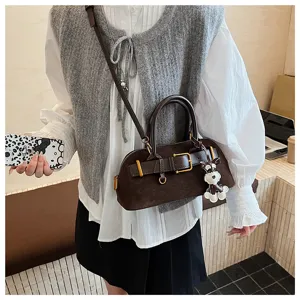 Braune Wildleder Umhängetasche für Damen, koreanische Motorrad-Crossbody-Tasche mit Schnalle.