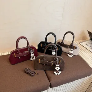 Koreanische Wildleder Handtasche mit Schnalle und Hundemotiv, Vintage Umhaengetasche Damen.