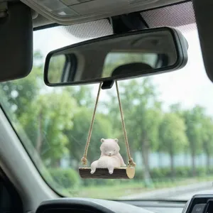 Mignon pendentif de voiture ours polaire balançoire, décoration mignonne pour rétroviseur.