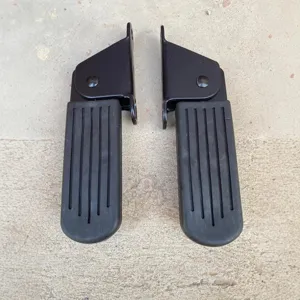 Poggiapiedi pieghevoli universali per moto e bici elettrica barra di protezione.
