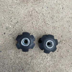 Bicycle front fork star nut 28.6mm headset compression plug accessory for mountain bikes main view.