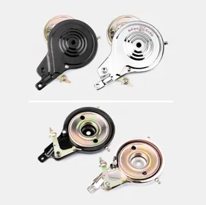 Assemblage de tambour de frein arrière de vélo 80 90 pièce de détail finition noire et chrome.