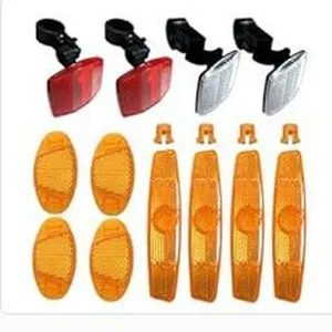Dettagli del set riflettori per bici, inclusi anteriori, posteriori e per ruote per la sicurezza notturna.