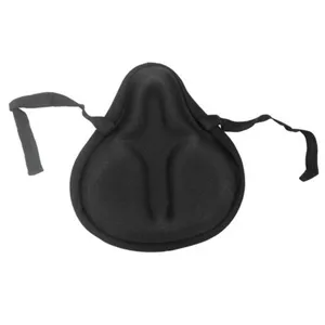 Détail de housse de selle de vélo en silicone noire, coussin ergonomique avec sangles.