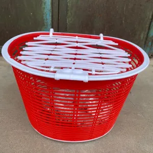 Panier de vélo en plastique rouge avec couvercle blanc pour le vélo et trottinette