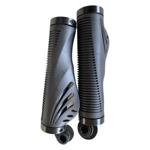 Puños de manillar de bicicleta de montaña ergonómicos de goma con diseño hueco y abrazaderas.