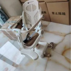 Front mount electric bike child seat, rotatable baby safety chair with cushion and safety belt.