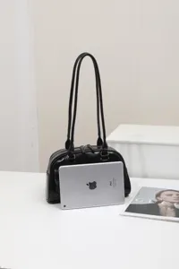 Black glossy leather underarm shoulder bag vintage minimalist tote bag for daily commute