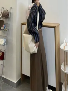 Oversized soft leather shoulder tote bag for women, casual lazy style daily commuter handbag.