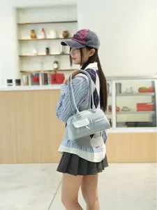 Retro minimalist women underarm shoulder bag, large capacity fashion commuter tote daily use.
