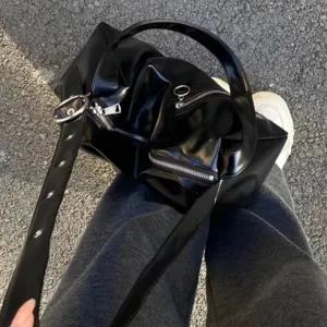 Sac cabas noir en cuir souple style Y2K, sac bandoulière décontracté de grande capacité pour femme.