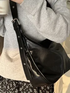 Women's retro slouchy shoulder bag black PU leather casual minimalist hobo handbag for autumn