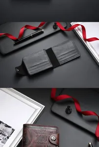 Portefeuille court en cuir minimaliste pour homme avec plusieurs emplacements pour cartes utiles.