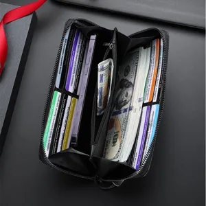 Men's carbon fiber texture long wallet with zipper, large capacity and card slots.